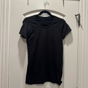 Black lululemon swiftly tech